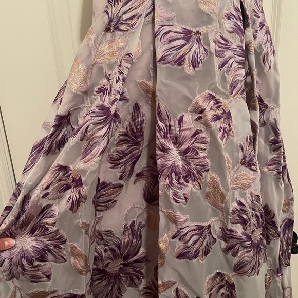 NEW- Speechless Womens Purple Metallic Gown Dress, size 7 - Picture 6 of 6